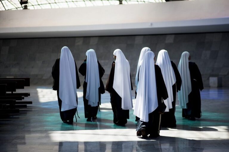Dream of Nuns