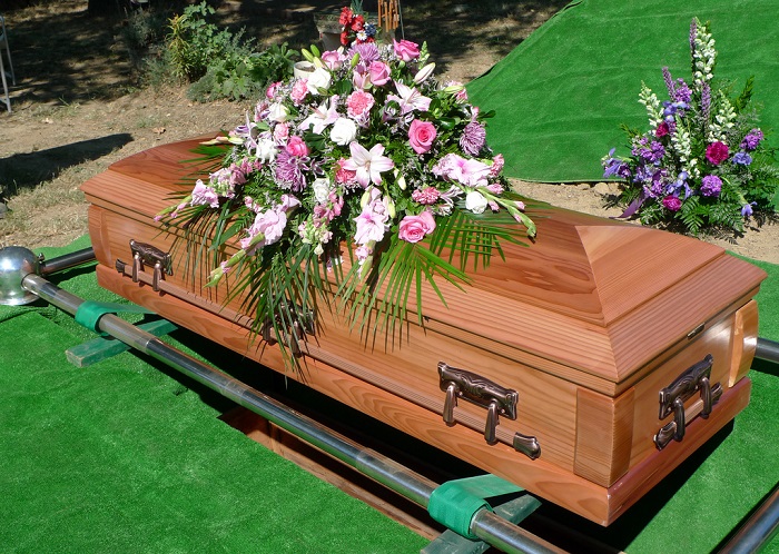 Dream of a brown coffin