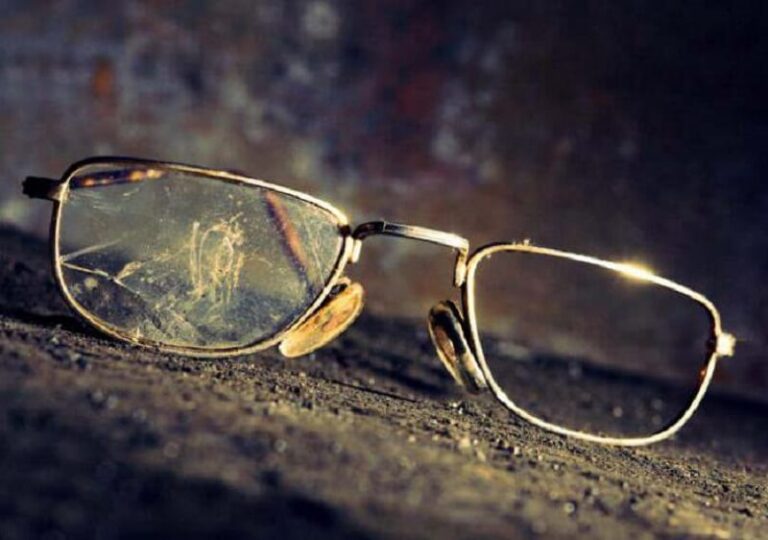 Dream with Glasses