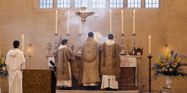Dreaming of an altar of saints