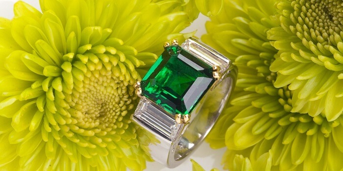 Dreams About Emerald Jewelry