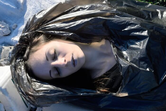 Dreams of corpses in bags